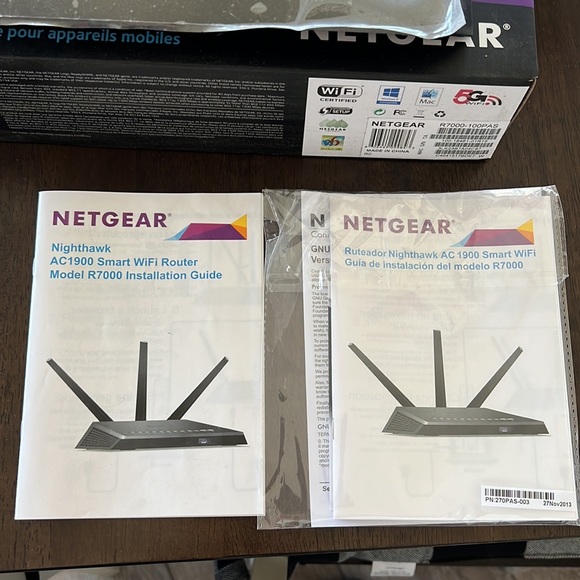 NETGEAR Nighthawk Smart Wi-Fi Router (R7000-100NAS) - AC1900 - Picture 3 of 6